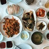韓国 秋の味覚 コノシロのブツ切り刺身を骨ごと味わう P Sign