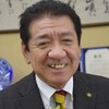 【訃報】桑江朝千夫沖縄市長が死去。支持率60%超の実績と市政発展の軌跡