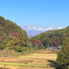 紅葉が進む山里