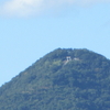 天空の鳥居が見える風景