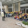 １年生：初めての校外学習①　学校を出発