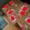 大量の荷物が届き、会計として二年間の苦行が始まる…。
