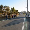 登校の風景：０の日　朝日を浴びて