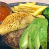 アボカドチーズフェア！ビッグボーイの「アボカドと焼カマンベールのハンバーグ」の巻