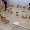 松本市美術館での子供の椅子展