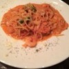 海老とスモークサーモンのトマトソースパスタ