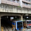 衝撃。。。団地の間から電車が出入りする不思議な光景が広がっている【志村車両検修場】が全国的にも極めて珍しい構造で、異様な風景が好きならかなりおすすめなスポットだった🚃