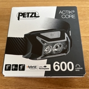 新しいヘッドライトに「ペツル(PETZL)アクティックコア600」を