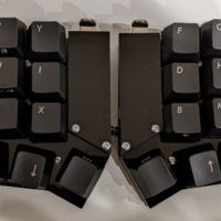 【未使用】Corne Cherry Mini用 木製キーボードケース 未使用】Corne Cherry Mini用 木製キーボードケース - メルカリ