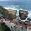 社の朱色と海の青のコントラストが美しい！珍しい洞窟の中の神社：鵜戸神宮（宮崎県日南市）