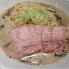 自家製麺 伊藤 銀座店｜肉の旨味と煮干しの深みが溶け合う