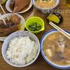 「白ひげ食堂」で、めしと豚汁！