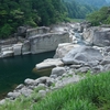 御嶽山麓の渓谷と滝