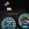 ZZR400にデイトナの電圧計を取り付ける