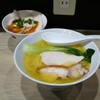 【炭火酒場 鶏まる】昼はラーメンで夜はもも焼きメイン。広島駅から徒歩4分なのに穴場感ある新店(東区上大須賀町)