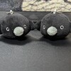 カラスのぬいぐるみなのかペンギンなのか