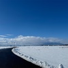 青空と白い雪と