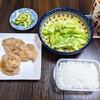 【昼食】5/11㈫鶏の唐揚げ、サラダ