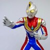 今こそフラッシュ！英雄勇像 ウルトラマンダイナ