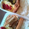 アスパラと牛肉炒め弁当と餃子弁当