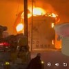 夜だるま速報/北海道岩見沢市東山町 さとう動物病院付近 建物から激しい炎あがる火災