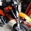 KTM450SMRへのFSフォークスワップ