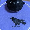 カラスの刺繍を仕上げたい。