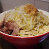 ラーメン ゼンゼン - デフォラーメンをハリボーで。顎が疲れる啜れない麺との対峙が心地良い。ヤサイが多めデイ。茹で加減完璧。豚はコロコロしたものがゴロゴロ。最後はスープ割りで割りすぎてしまうも完飲は控える。上野毛店の救済として良き立ち回り。