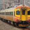 汐止駅で台湾鉄道の列車を撮影する 台湾一周巡検 07-05