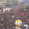 フランスでゼネスト突入、全土で350万人が街頭デモ。