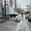 歩道上の滑りやすい鉄板ぶたの改修ーー府道大阪高槻線 新在家交差点付近