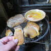 ブラジル産鶏モモ冷凍が残ってたので、富良野に行っている間に解凍してお酒で揉み洗いして塩ふって軽く水気をだしてから燻製にした。