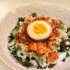 腸活はじめにキムチ納豆ごはん。夫のお夜食の焼き餃子。