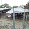 雨の中、いつの間にか太陽光パネルが乗っていました！