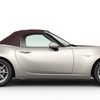 イタリアマツダがMX-5 2022年モデル（ロードスター 2021年商品改良モデル）を発表、ソフトトップは3色設定。