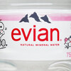 エビアン（evian）ミネラルウォーターは日本人にとってどんな水？時代の変化によるエビアンへの価値観について