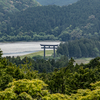 和歌山県の絶景スポット。熊野古道のちょっとよりみち展望台から日本最大の熊野本宮大社の大鳥居を見おろす絶景。