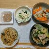 とりそぼろごはん。寄せ鍋(新規作成）