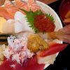 札幌市　丼兵衛　二条市場店　/　観光客の様にワンコイン海鮮丼に釣られて