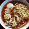 汗ポタポタ 熱いラーメン