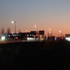 夕暮れの街へ