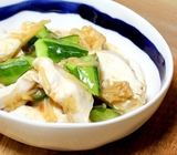 【嫁さん評価★5】チューブ入り梅肉で手軽に夏ツマミ【火を使わないレシピ】