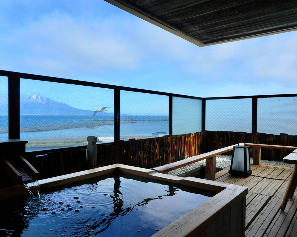 露天付き客室から利尻富士の絶景！礼文島の絶景ホテル「花れぶん」