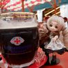 遊園地のような光景の中で麦酒と肉と海風で。