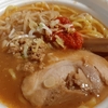 すみれ監修にんにく唐玉味噌ラーメン vs. 前作 札幌濃厚味噌ラーメン  実食レビュー 〔セブンイレブン〕