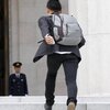 初登庁の日～駆け込む太郎の姿へ