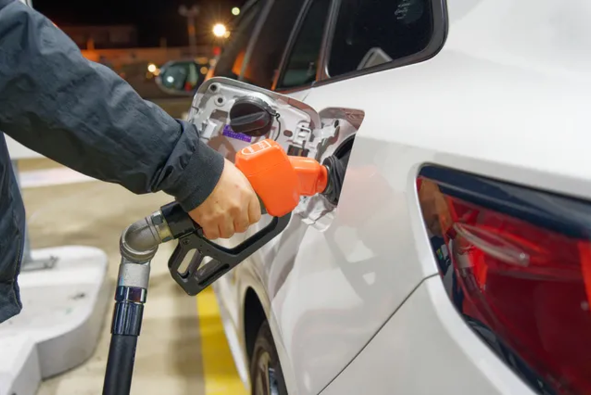 ガソリンは劣化する？継ぎ足し時の注意点、劣化の症状について整備士が解説