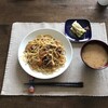 讃岐うどんにピーマンのバター炒め