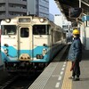 JR四国キハ40　高松駅で車両切り離し