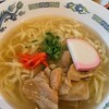 【静岡市葵区のケアハウス】本日のランチは珍しい「琉球蕎麦」！美味しい食事で毎日を楽しめる「ラポーレ駿河」の日常